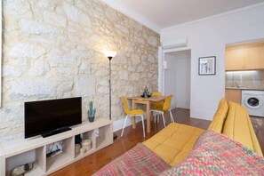 TV, Netflix, streaming services