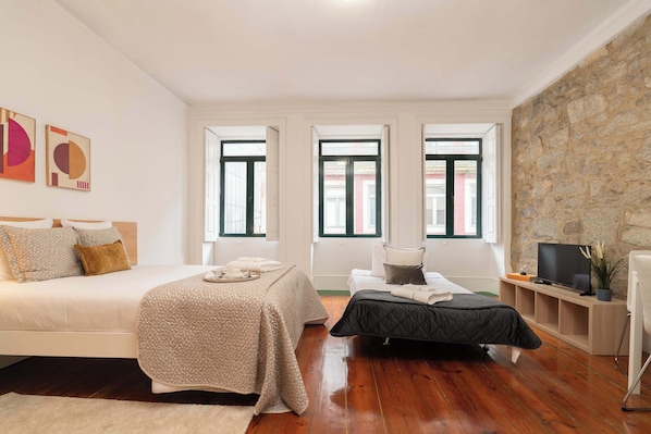 1 bedroom, iron/ironing board, travel cot, WiFi