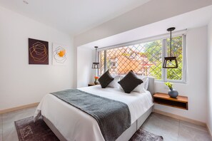 Suite estudio Deluxe, 1 habitación, terraza | Ropa de cama de alta calidad y edredones de plumas