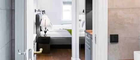 1 bedroom, iron/ironing board, travel cot, WiFi