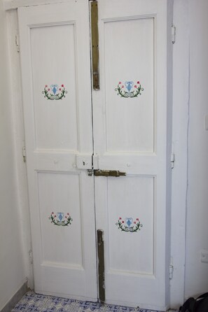 公寓, 阳台, 副楼 (Suite Royal) | 起居区 | LED 电视