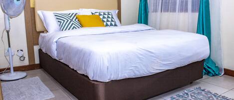 1 dormitorio, tabla de planchar con plancha, wifi