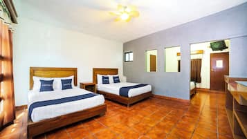 Standard Three Beds | Desk, soundproofing, free WiFi, bed sheets