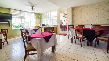 Se sirven desayunos y comidas