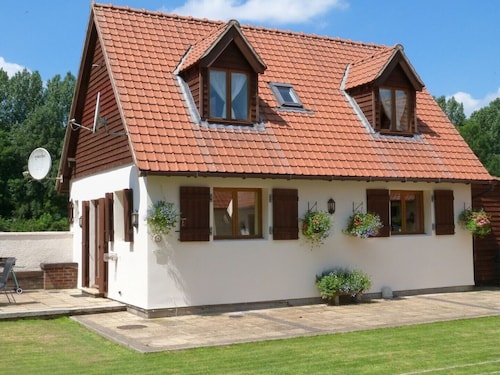 Field View (2 Bedrooms, Sleeps 8)