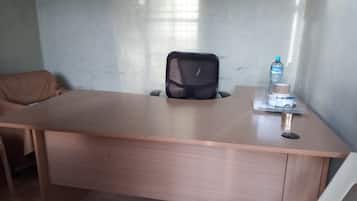 Meja sambut tetamu