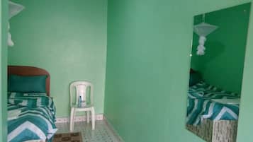 Single Room | Blackout curtains, bed sheets