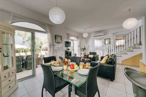 Dining - Villa Abbie - 2 Bedroom Villa with Private Pool (Paralimni)