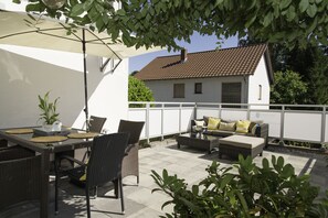 Terrace/patio - New modern apartment for 6 guests near fashion outlet (Zweibruecken)