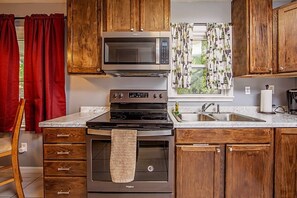 Microwave, coffee/tea maker, toaster