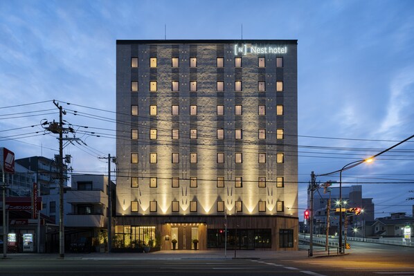 Front of property - evening/night - Nest Hotel Hiroshima Ekimae (Hiroshima)