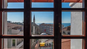 Deluxe Double Room, Partial Sea View | Egyptian cotton sheets, premium bedding, down duvets, minibar