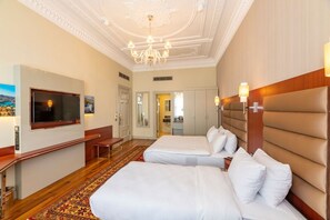 Standard Triple Room | Minibar, in-room safe, desk, laptop workspace - Blue Gilroy Hotel (Istanbul)