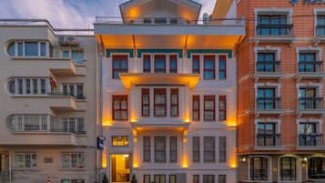 Front of property – evening/night