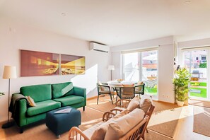 Appartement Ville, 2 chambres | Aire de séjour
