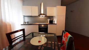 Frigorifero, microonde, forno, lavastoviglie