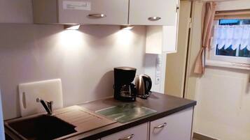 Réfrigérateur, lave-vaisselle, cafetiÚre/bouilloire