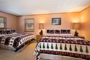 3 bedrooms, free Internet, bed sheets - Tree Haven (Yosemite National)