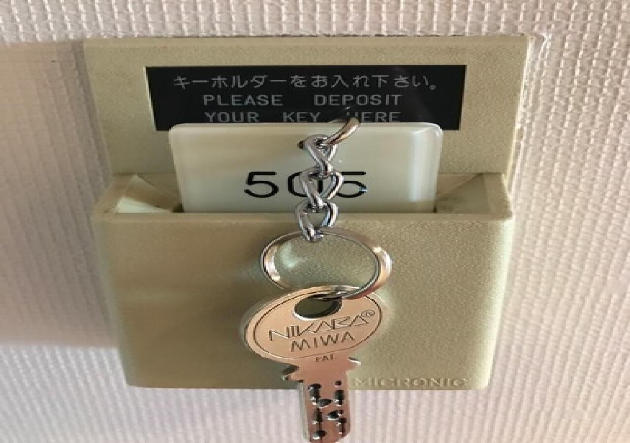 1 室のベッドルーム、デスク、WiFi (無料)、ベッドシーツ