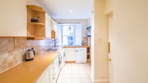 Apartment, 3 Bedrooms | Private kitchen - Unique Georgian Main Door City Centre Apartment (Edinburgh)