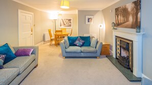 Interior - Unique Georgian Main Door City Centre Apartment (Edinburgh)