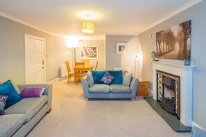 Interior - Unique Georgian Main Door City Centre Apartment (Edinburgh)