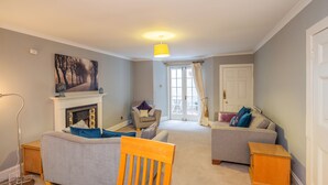 Interior - Unique Georgian Main Door City Centre Apartment (Edinburgh)
