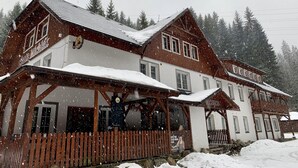 Unclassified image, 4 of 26, button - Chata Michlák (Spindleruv Mlyn)