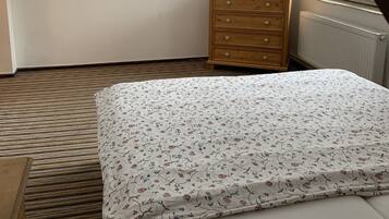 Double Room, 1 King Bed, Non Smoking | Free WiFi, bed sheets