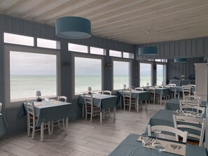 Se sirven desayunos, comidas y cenas 