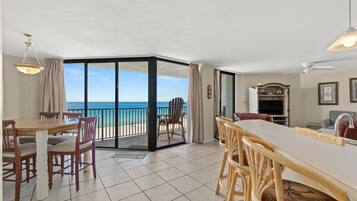 Condo, 1 King Bed with Sofa bed (Aquavista 405e) | Exterior