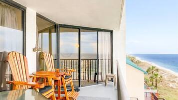 Condo, 1 King Bed with Sofa bed (Aquavista 405e) | Balcony