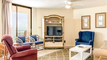 Condo, 1 King Bed with Sofa bed (Aquavista 405e) | Living room