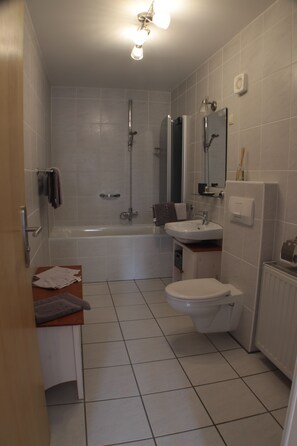 Standard Double Room | Bathroom