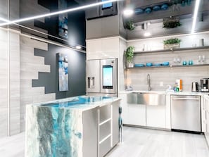 Condo, 1 King Bed with Sofa bed (The Summit 231) | Private kitchen