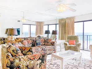 Living room - Moondrifter 501 (Panama City Beach)