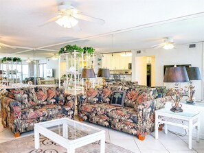Living room | Flat-screen TV