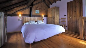 House, 1 Bedroom | Cribs (surcharge), bed sheets - Los Tres Albares (Fiscal)