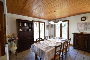 Dining - Seignosse "LA ROSE DU PLEY" Spacious villa for 6 people. (SEIGNOSSE)