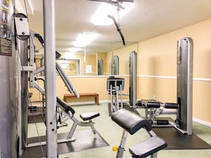 House (The Summit 413) | Fitness facility