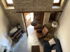 Flat-screen TV - Cozy   Brown   House (Omodos)