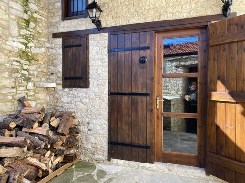 Cozy   Brown   House