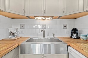 Condo, 1 King Bed with Sofa bed (The Summit 105 ) | Bathroom