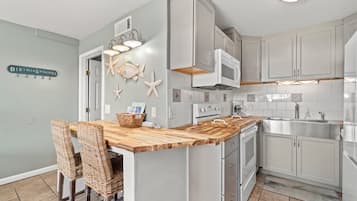 Condo, 1 King Bed with Sofa bed (The Summit 105 ) | Exterior