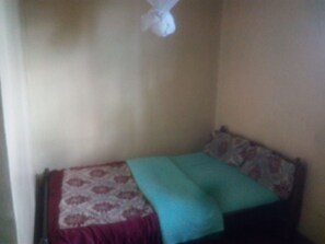 Single Room | Free WiFi, bed sheets - Three Shade Guest House - Adults Only (Thika)