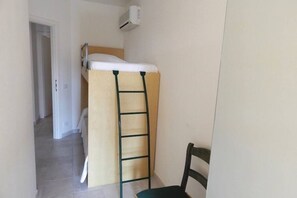 3 bedrooms, bed sheets - S011 - Sirolo, new three-room apartment with garden (Sirolo)