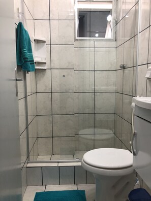 Traditional Apartment | Bathroom