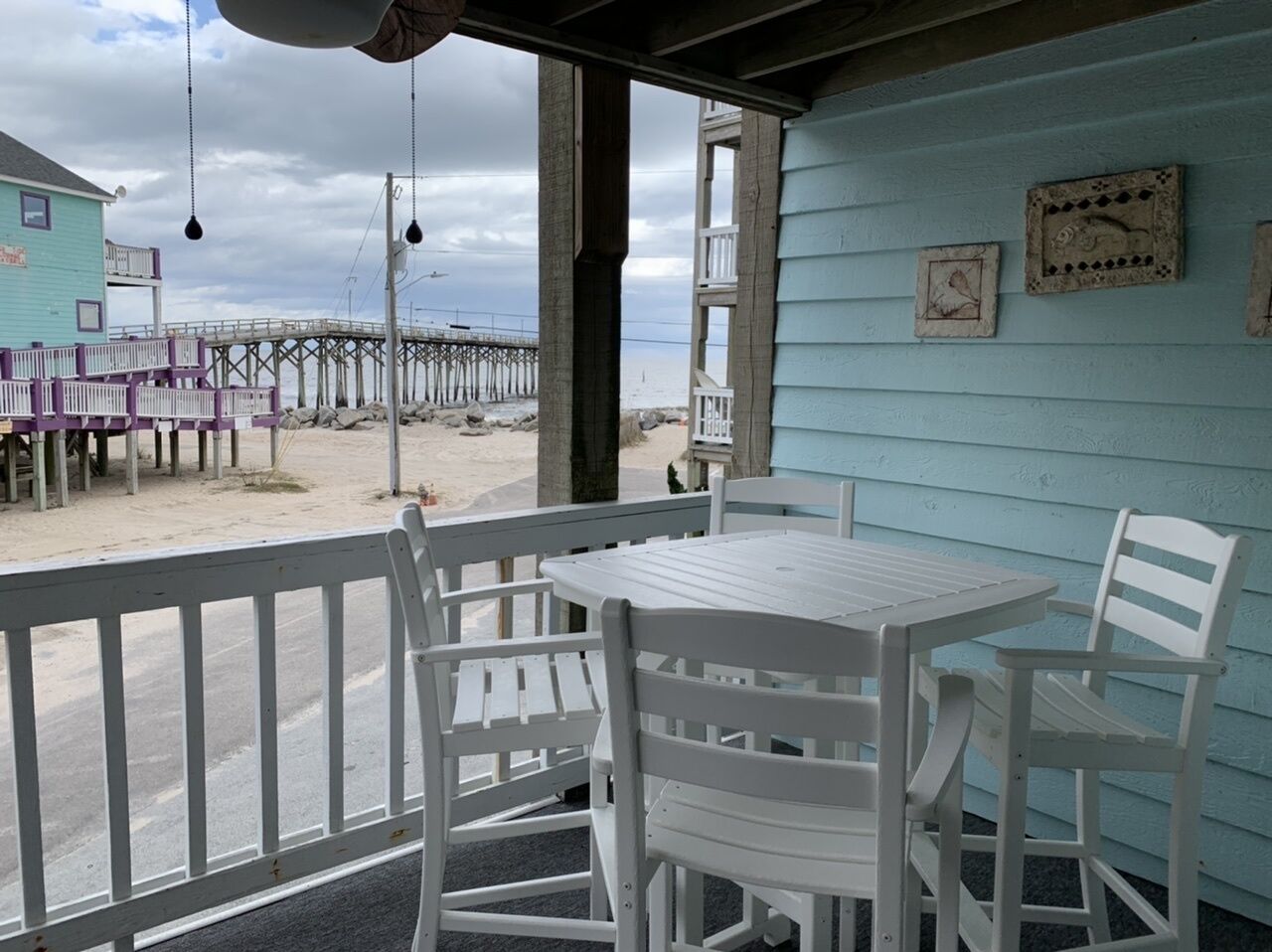  Excellent North End location  Ocean view, pet friendly , Prime surfing spot