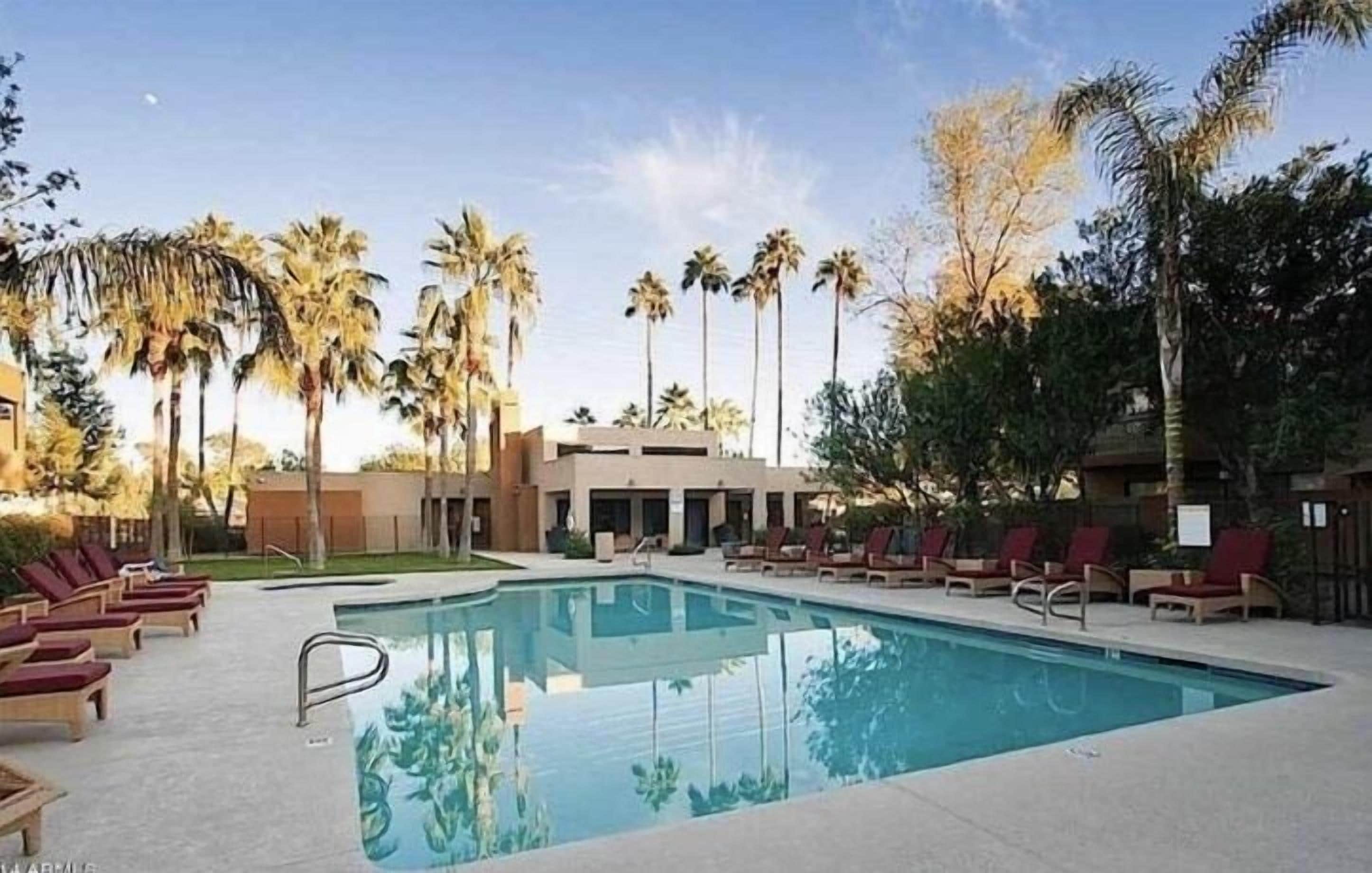 Completely renovated 2 bedroom condo in old town. On golf course with views!
