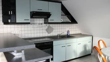 Studiosuite | Eigene Küche | Kühlschrank, Ofen, Herdplatte, Wasserkocher